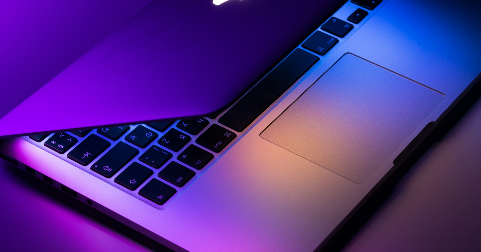 Wann kommt das OLED MacBook Pro? Erscheinungstermin, Touchscreen, Preis und Konfigurationsprognosen für Apples erstes OLED-MacBook - Kvmzen
