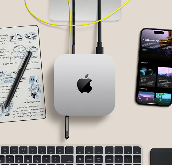 Vue du dessus d'un plan de travail avec Mac mini